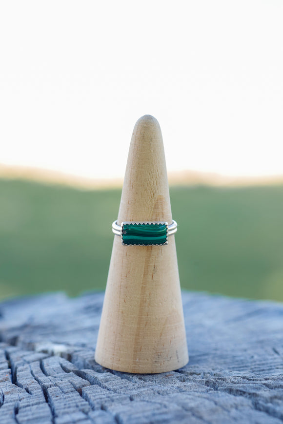 Horizontal Malachite Rectangle Ring - Size 8.5