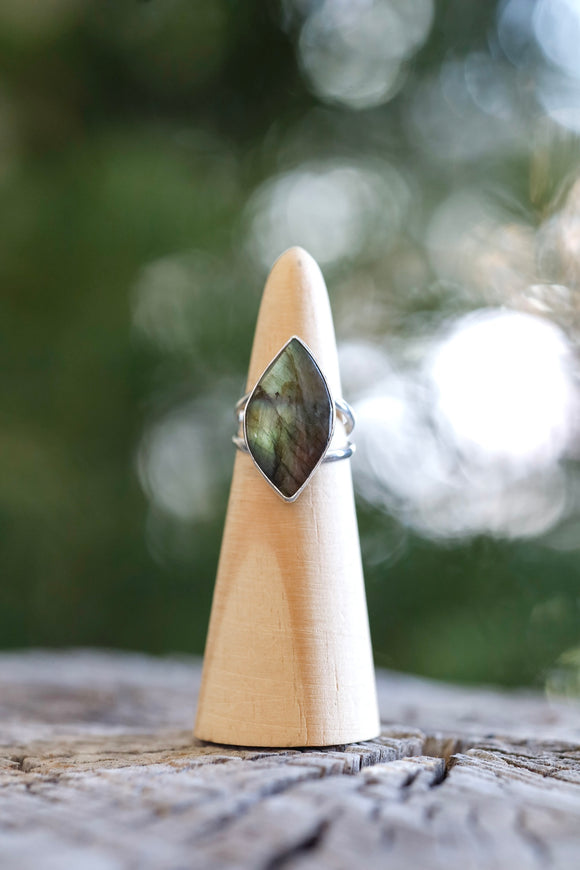Split Band Labradorite Ring - Size 7.5