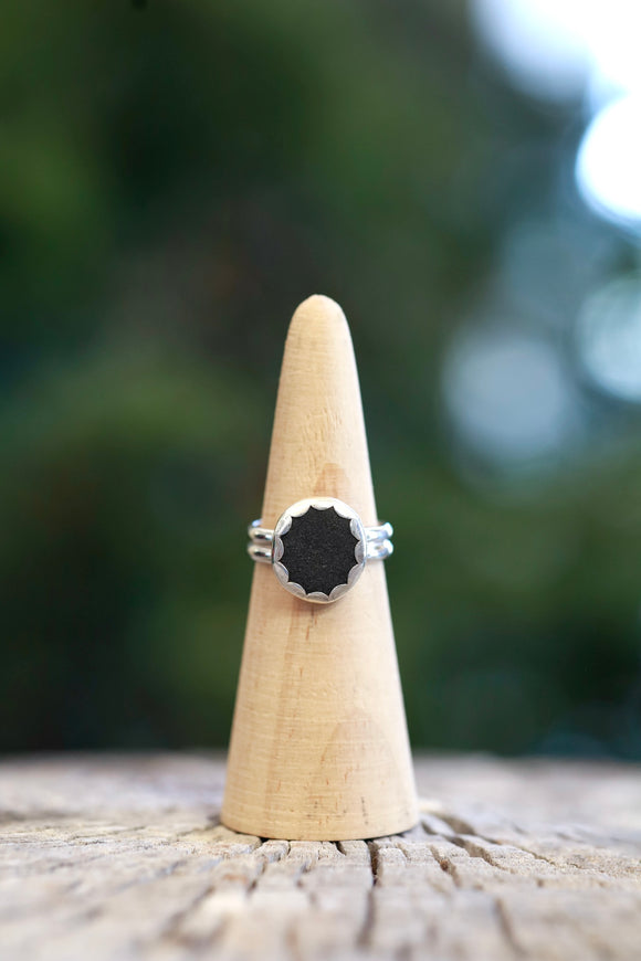 Scalloped River Stone Ring - Size 9